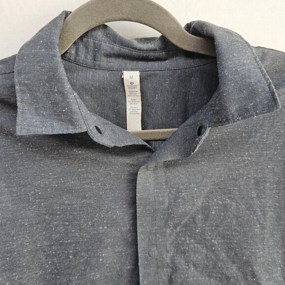 Lululemon Men’s Utility Tech Shirt Long Sleeve Hidden Buttons Grey Size Medium - Picture 2 of 5